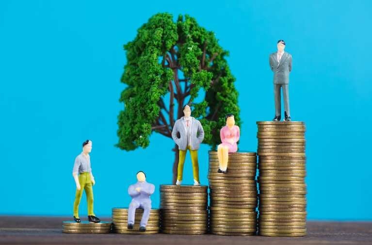 Gap Between Equity and Nonequity Pay is Widest at the SE's Largest Firms