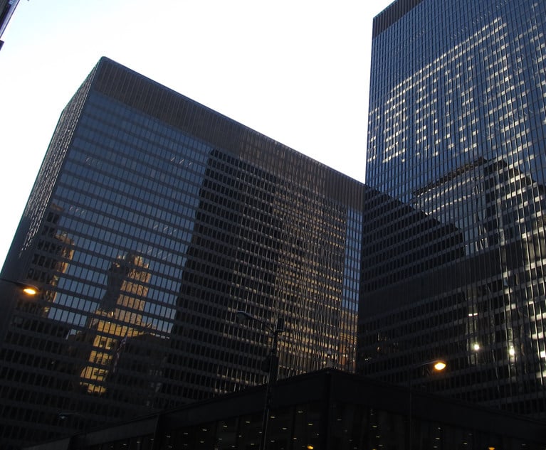 The Everett M. Dirksen U.S. Courthouse in downtown Chicago, Illinois. Photo: Ken Lund via Wikimedia Commons