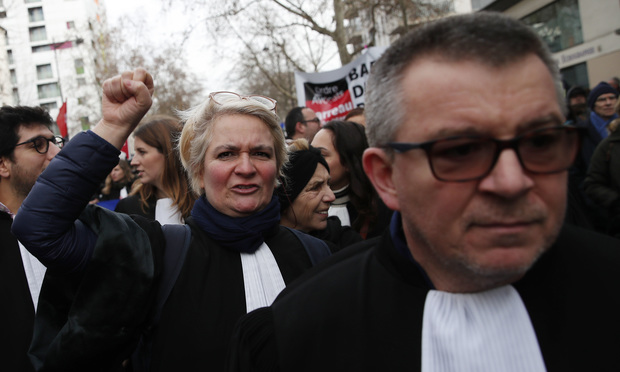 Disappointed French Lawyers Still Determined to Fight as Government Speeds Pension Reform