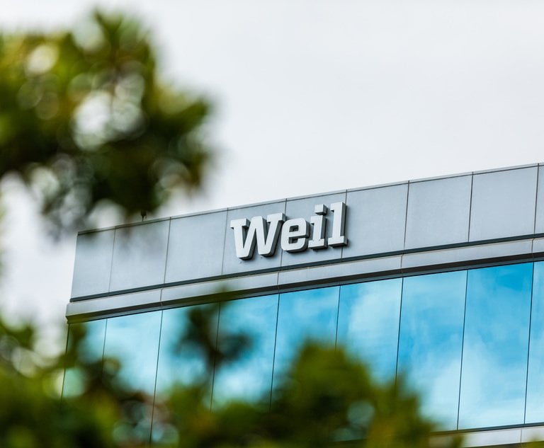 Prospective Students Defer Law School Start Date to Work in Public Interest at Weil