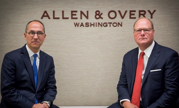 A&O recruits Cadwalader partner duo as US firm follows Asia pullout with Houston closure