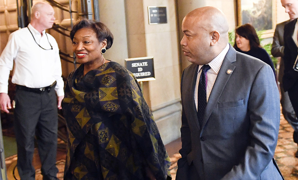 Senate Majority Leader, Andrea Stewart-Cousins, D-Yonkers, and Assembly Speaker Carl Heastie, D-Bronx, walk past the Senate Chamber while heading to a meeting with New York Gov. Andrew Cuomo last month at the state Capitol in Albany. Photo: Hans Pennink/AP