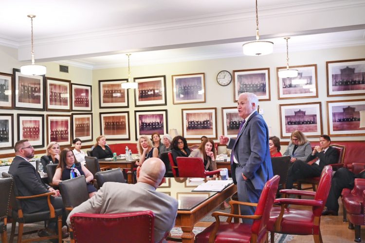 Alan D. Scheinkman, Presiding Justice, New York Supreme Court Appellate Division Second Judicial Department talks with judges and members of the Brooklyn Women’s Bar Association during lunch Wednesday, October 2nd, 2019 at the courthouse in Brooklyn Heights. (Photo by David Handschuh/NYLJ)