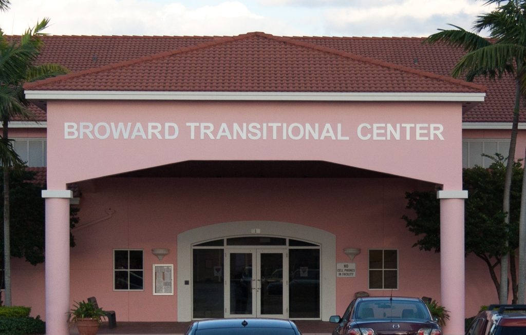 Broward Transitional Center in Pompano Beach, Florida. Photo: Eflatmajor7th via Wikimedia Commons