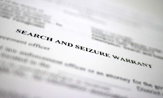 Search and seizure warrant - Photo: Diego M. Radzinschi / NLJ