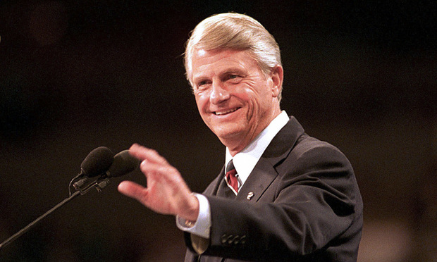 Georgia Gov. Zell Miller waves to delegates at the Democratic Convention in New York in July 1992. Miller died Friday at age 86. 