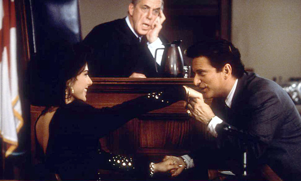 Joe Pesci as Vinny Gambini kisses the hand of Marissa Tomei as Mona Lisa Vito at the end of her testimony as an expert witness. 