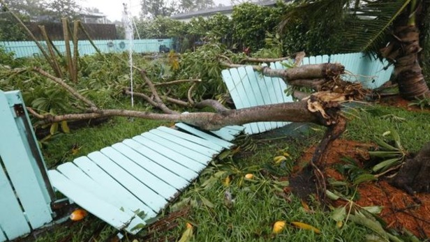 Hurricanes and homeowners' insurance deductibles